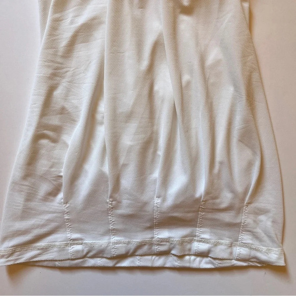 Lululemon Flow And Go Tank II  White Tank Top Built in Bra Workout Shirt Sz 4 - Picture 13 of 16